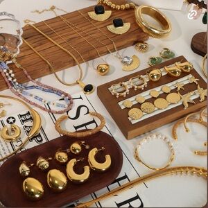 5 pounds of mixed costume jewelry